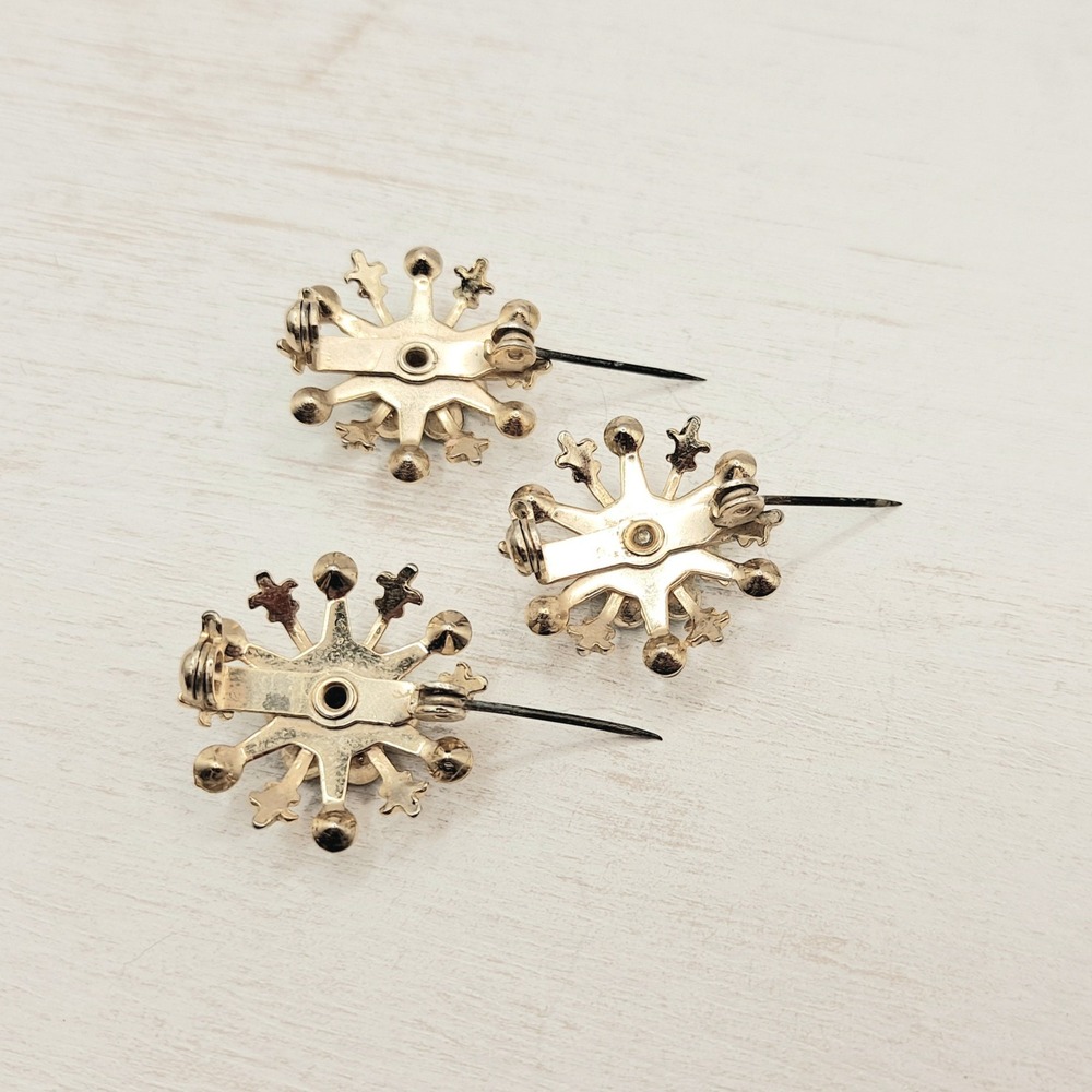 Vintage Snowflake Pins, Goldtone Teal Rhinestones, Matching Set of 3 - Picture 6 of 8